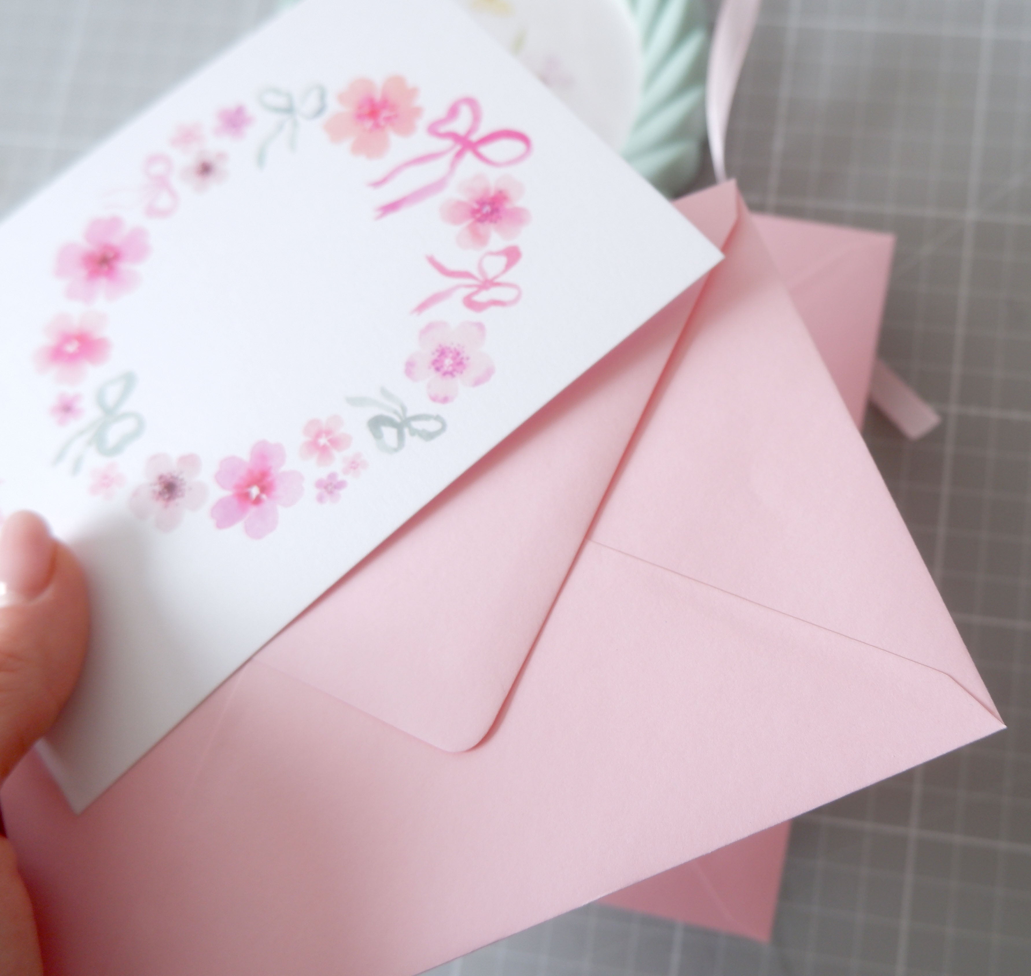 Carte Fenêtre aux glicynes (+enveloppe rose poudré )